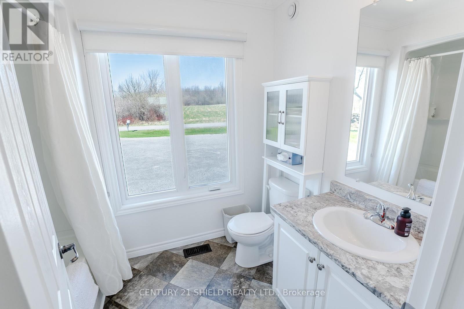 19053 Masterson Road, North Glengarry, Ontario  K0C 1B0 - Photo 35 - X12118531