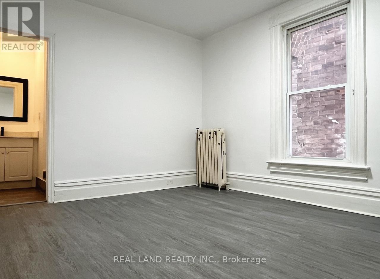 Unit 5 - 31 King Street E, Oshawa, Ontario  L1H 1B2 - Photo 10 - E12118513
