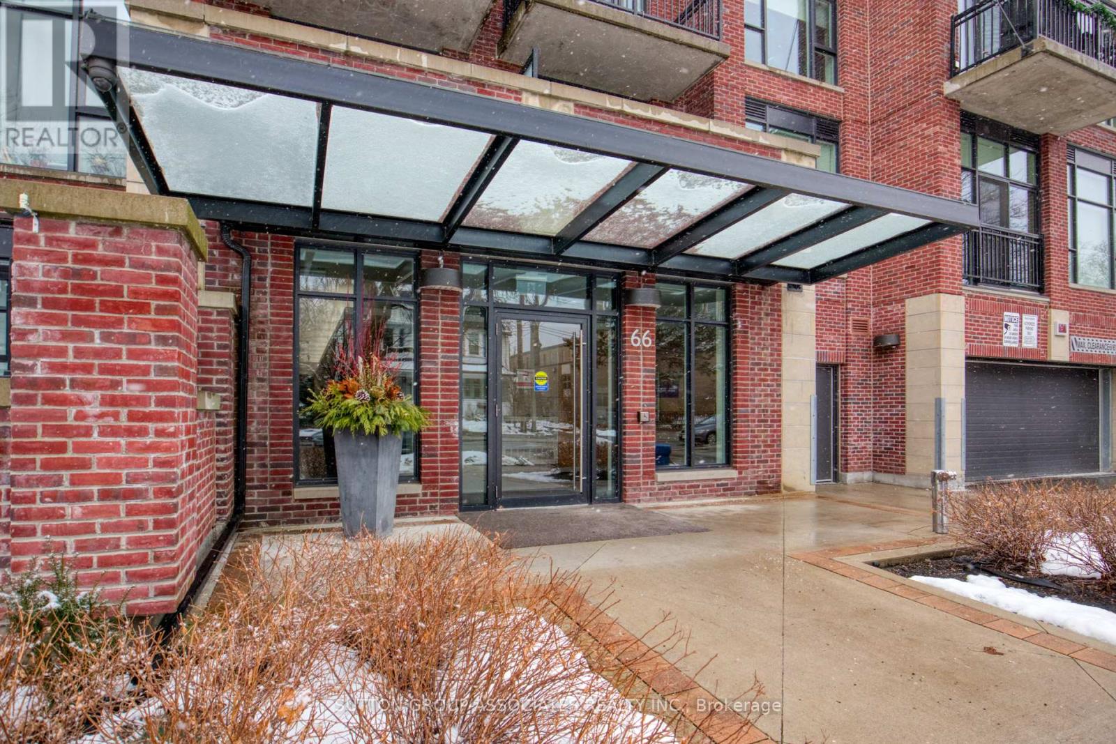312 - 66 KIPPENDAVIE AVENUE, Toronto, Ontario