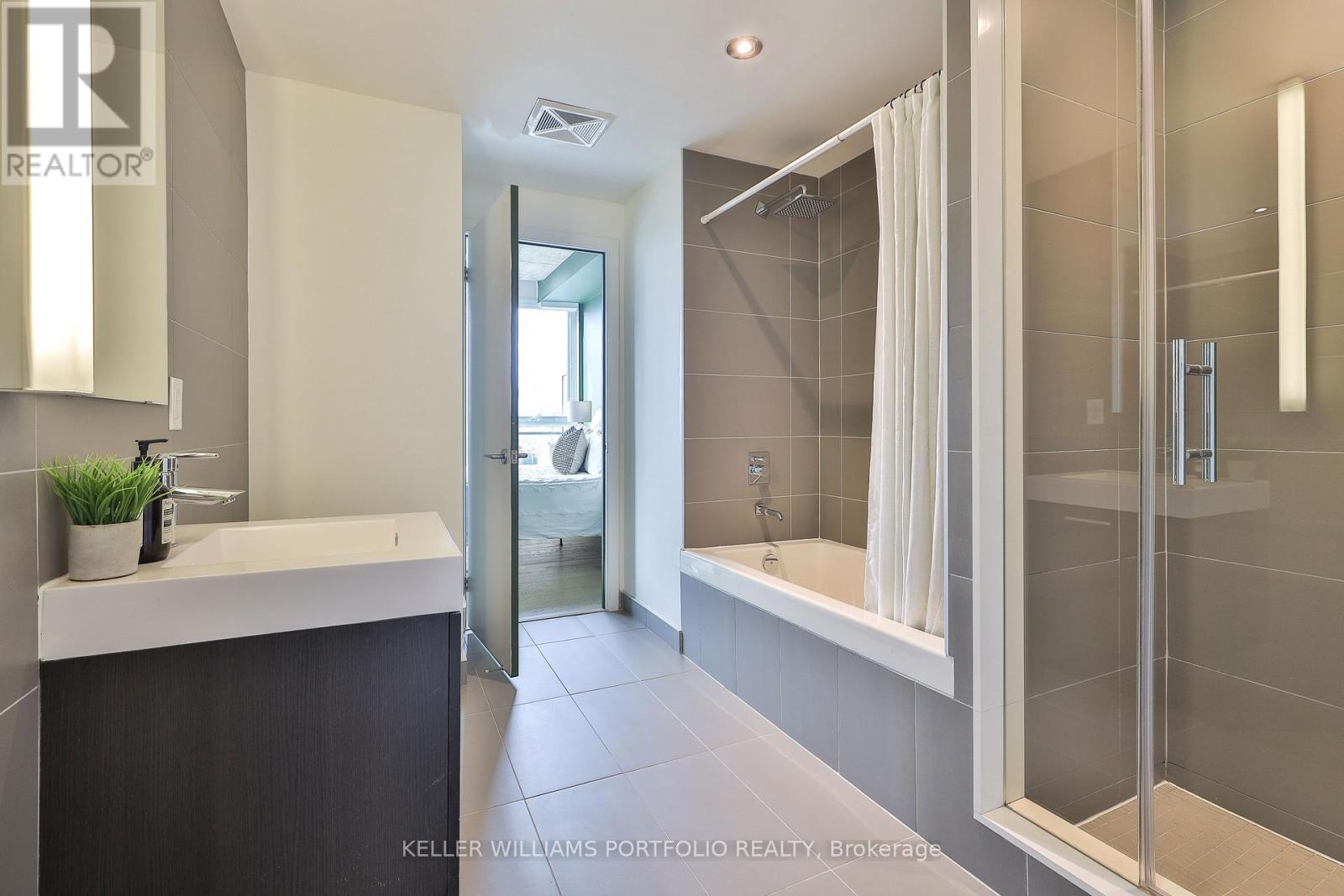 1413 - 318 King Street E, Toronto, Ontario  M5A 0C1 - Photo 15 - C12076286