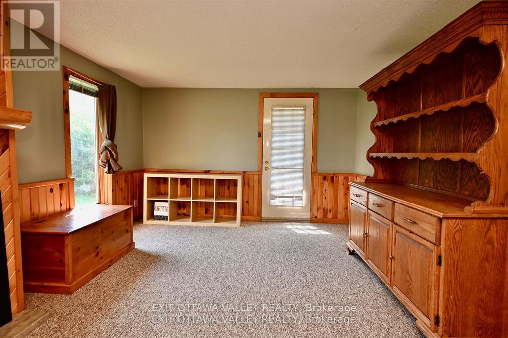 27 Meadow Street, Whitewater Region, Ontario  K0J 1K0 - Photo 11 - X12009353
