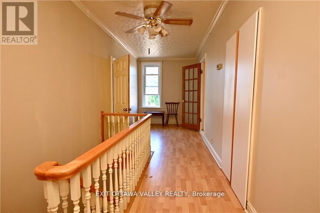27 Meadow Street, Whitewater Region, Ontario  K0J 1K0 - Photo 20 - X12009353