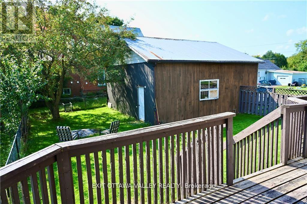 27 Meadow Street, Whitewater Region, Ontario  K0J 1K0 - Photo 26 - X12009353