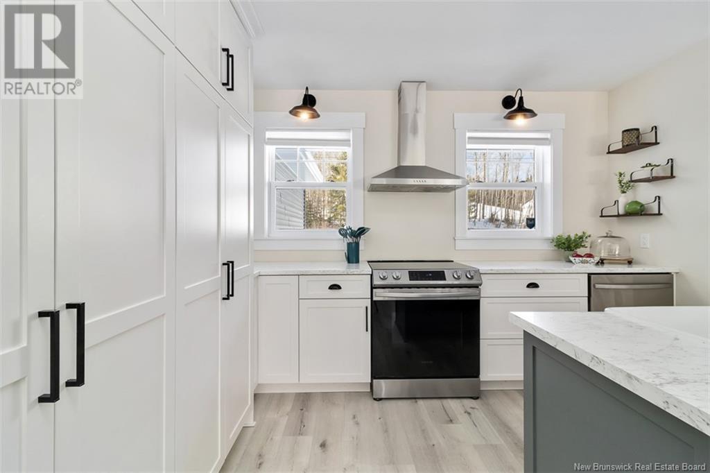 Property at 138 Leeland Way image 2