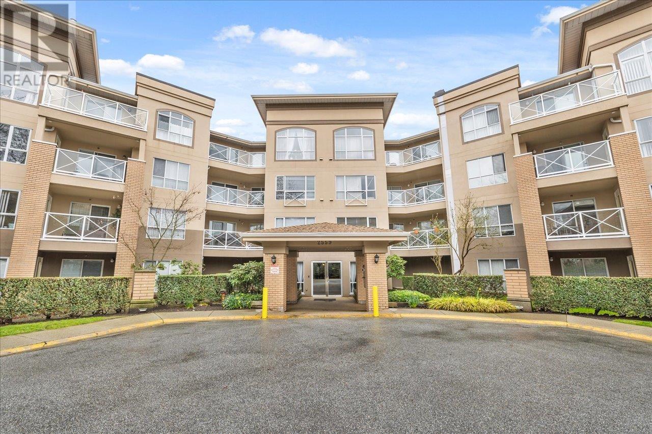 Property at 111 2559 PARKVIEW LANE image 3