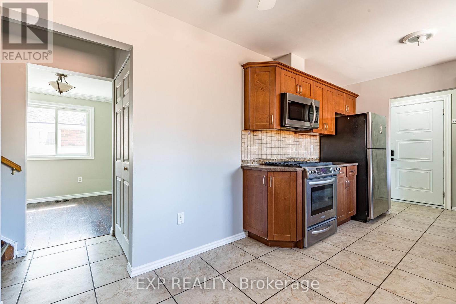 Property at 3 VEEVERS DRIVE image 5