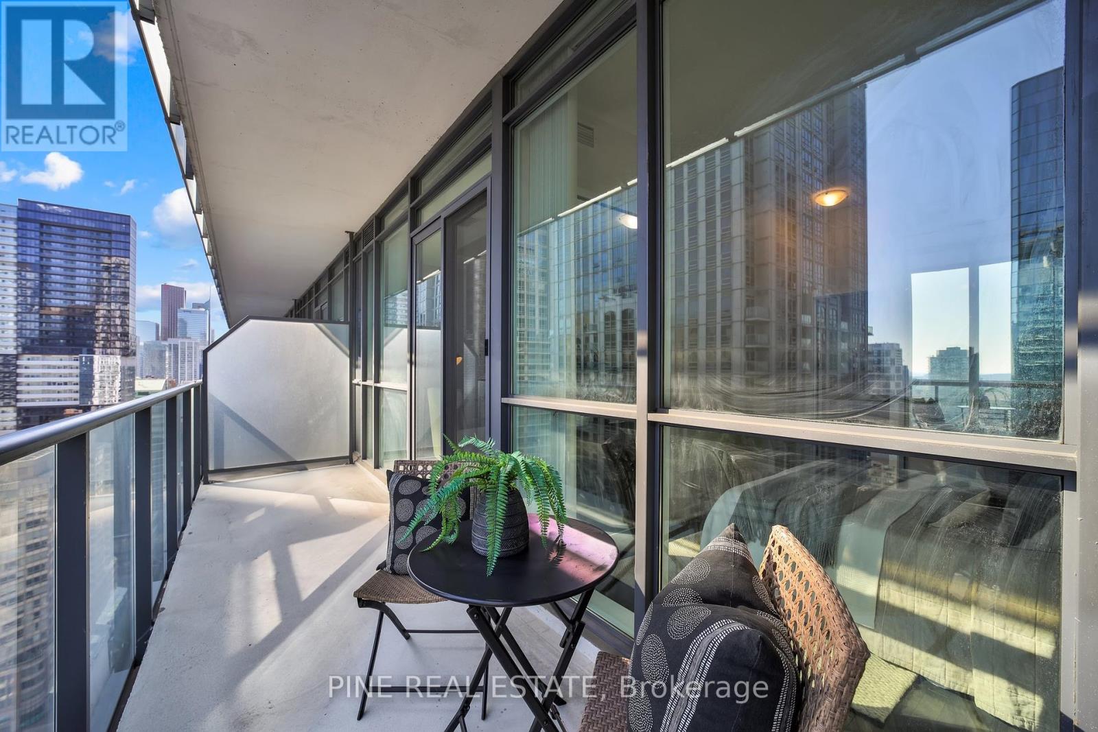 2602 - 770 Bay Street, Toronto, Ontario  M5G 0A6 - Photo 22 - C12036715