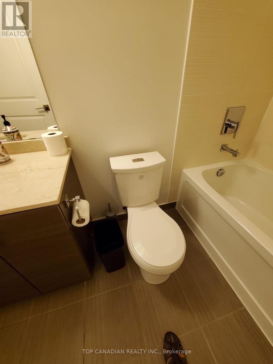 2030 - 7161 Yonge Street, Markham, Ontario  L3T 0C8 - Photo 5 - N12116539