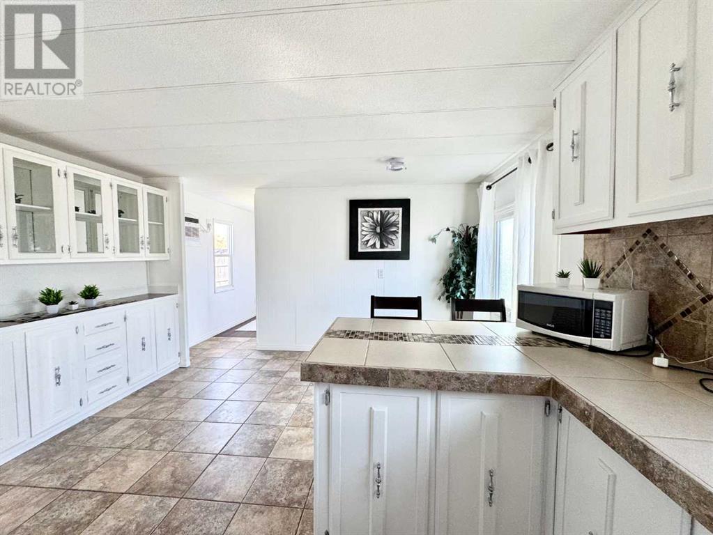 82, 2715 Westside Drive  W, Lethbridge, Alberta  T1J 4N1 - Photo 11 - A2216359