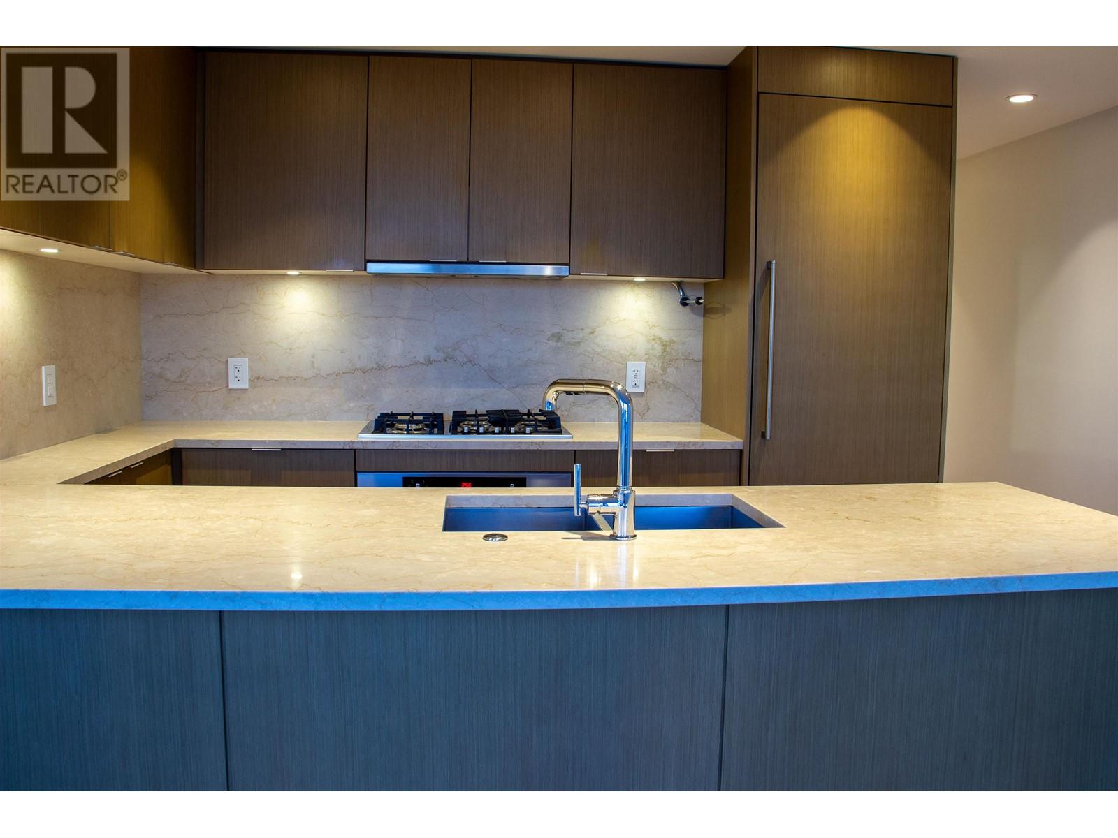 803 112 E 13 Street, North Vancouver, British Columbia  V7L 0E4 - Photo 4 - R2997290