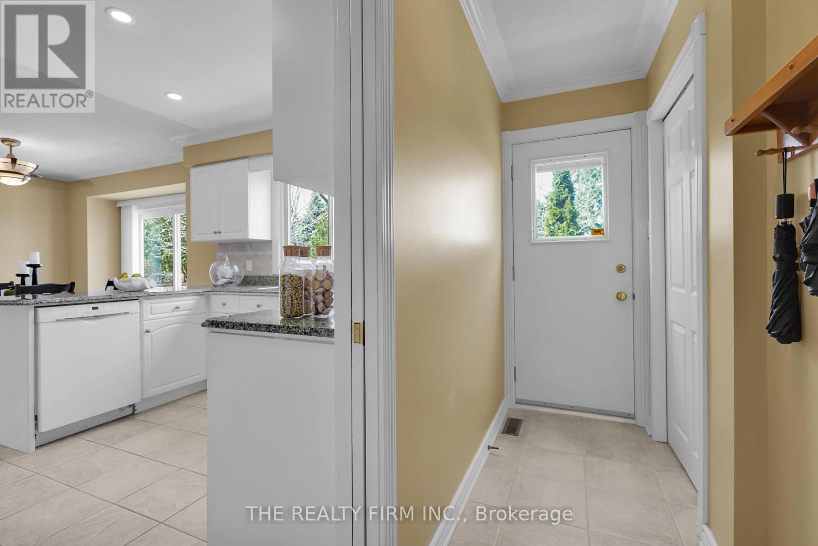 Photo 18 of 50 for 7026 Diane Crescent