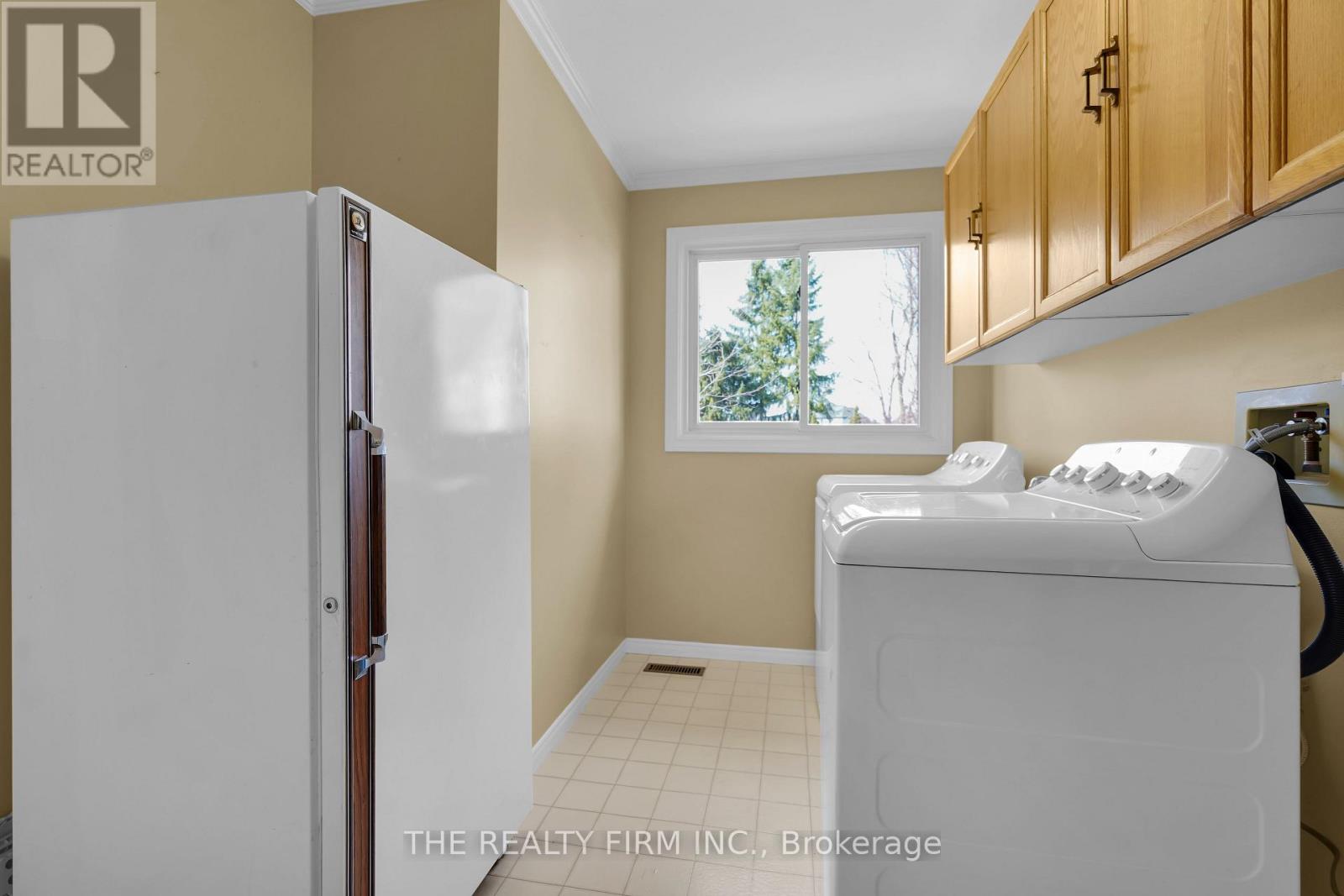 Photo 19 of 50 for 7026 Diane Crescent