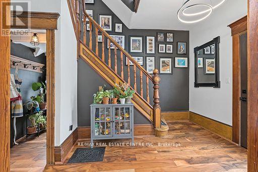 Property at 6 DUNDAS STREET W image 2