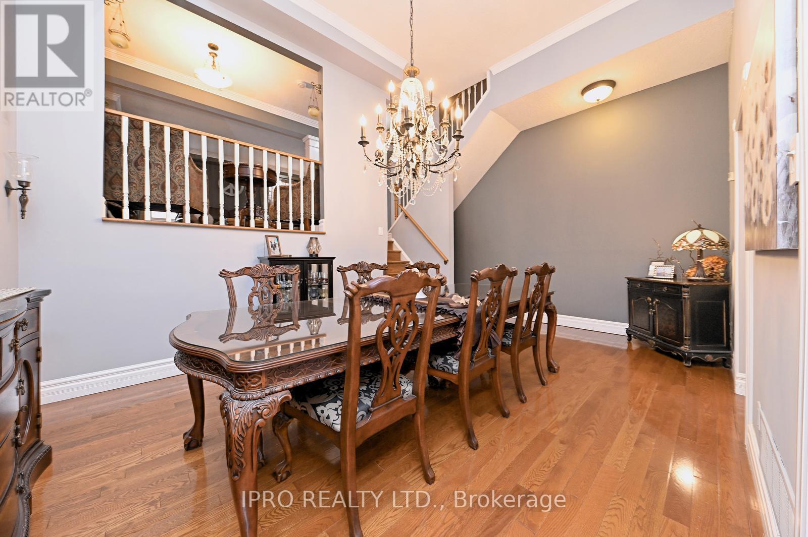 40 Stornwood Court Ne, Brampton (Fletcher's Creek South), Ontario  L6W 4H5 - Photo 6 - W12092974