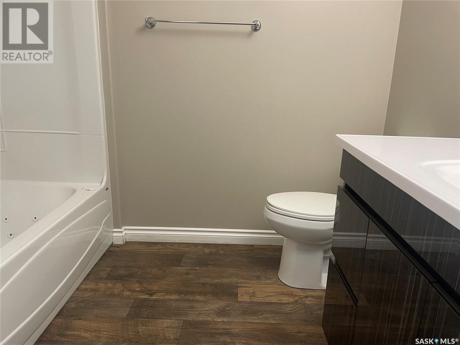810 Centre Street, Meadow Lake, Saskatchewan  S9X 1G3 - Photo 14 - SK004408