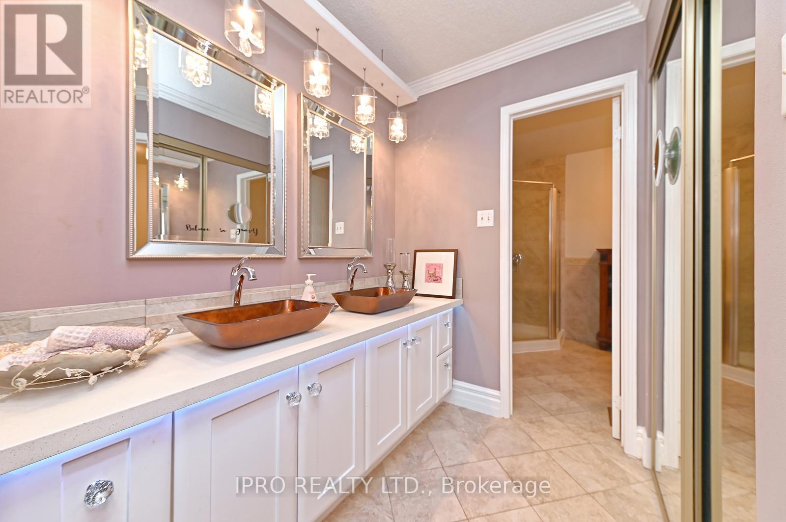 40 Stornwood Court Ne, Brampton (Fletcher's Creek South), Ontario  L6W 4H5 - Photo 26 - W12092974