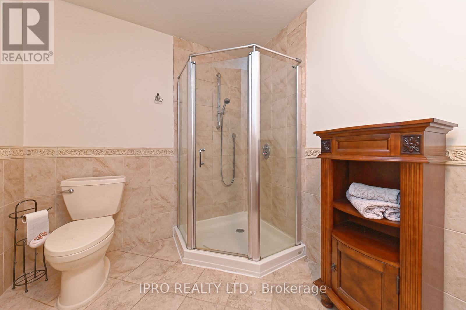 40 Stornwood Court Ne, Brampton (Fletcher's Creek South), Ontario  L6W 4H5 - Photo 27 - W12092974