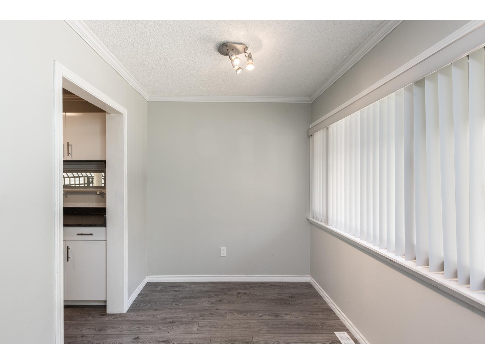 1845 Lilac Drive, Surrey, British Columbia  V4A 6C7 - Photo 6 - R2996680
