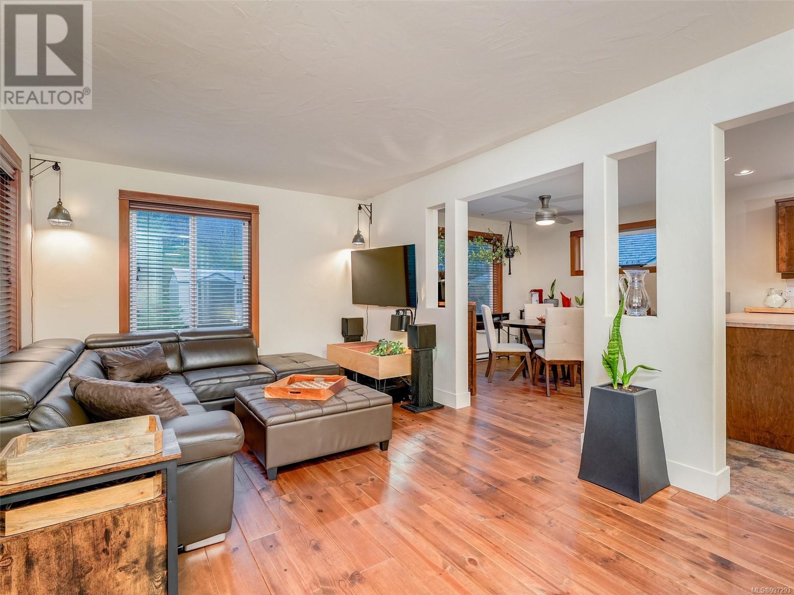 Property at 3369 Sewell Lane image 4