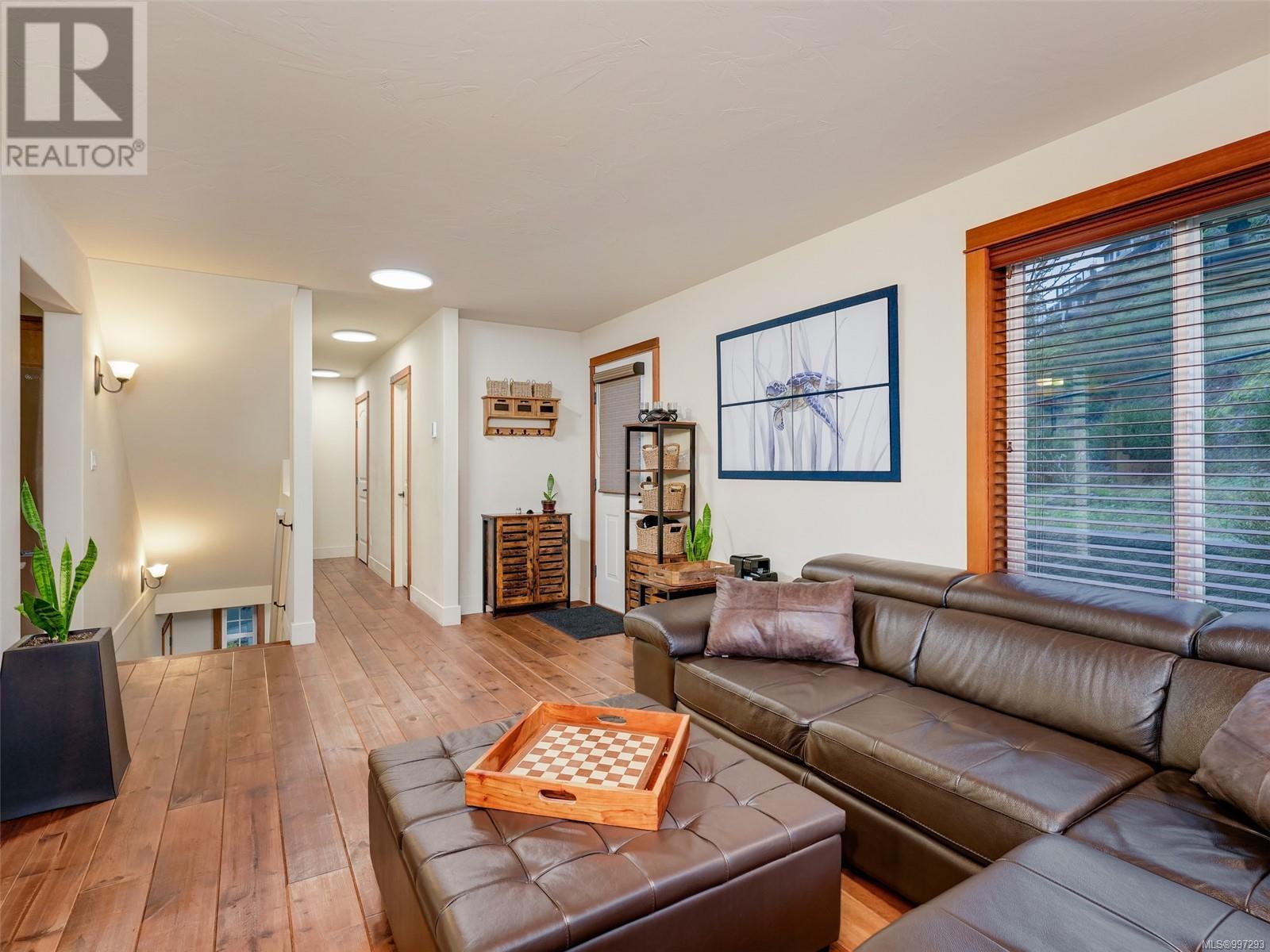 Property at 3369 Sewell Lane image 5