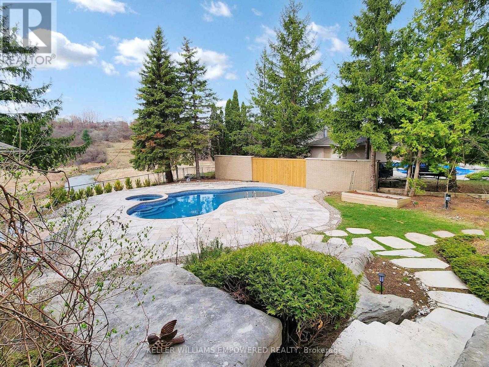 90 Humberview Drive, Vaughan, Ontario  L4H 1B5 - Photo 8 - N12118570