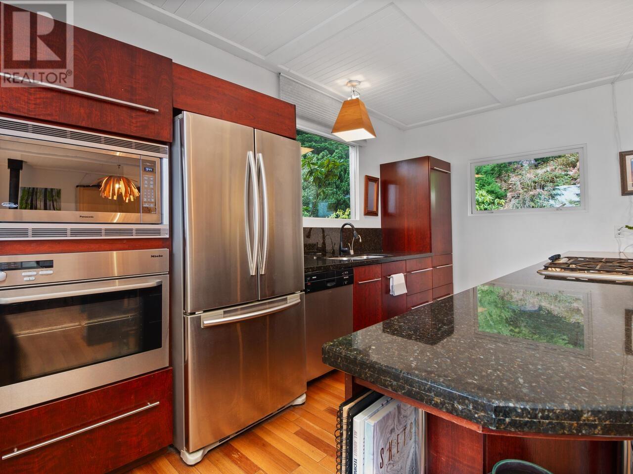1482 Eagle Cliff Road, Bowen Island, British Columbia  V0N 1G1 - Photo 5 - R2974112