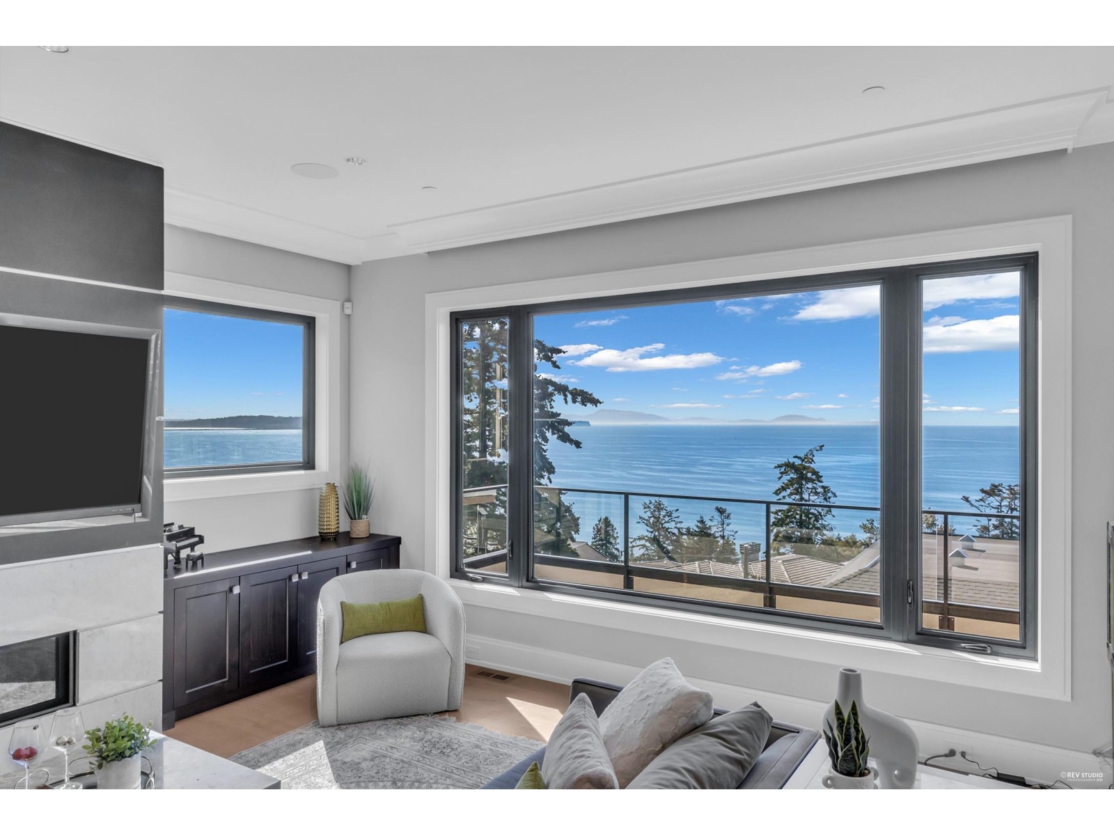 Property at 14442 MAGDALEN AVENUE image 2