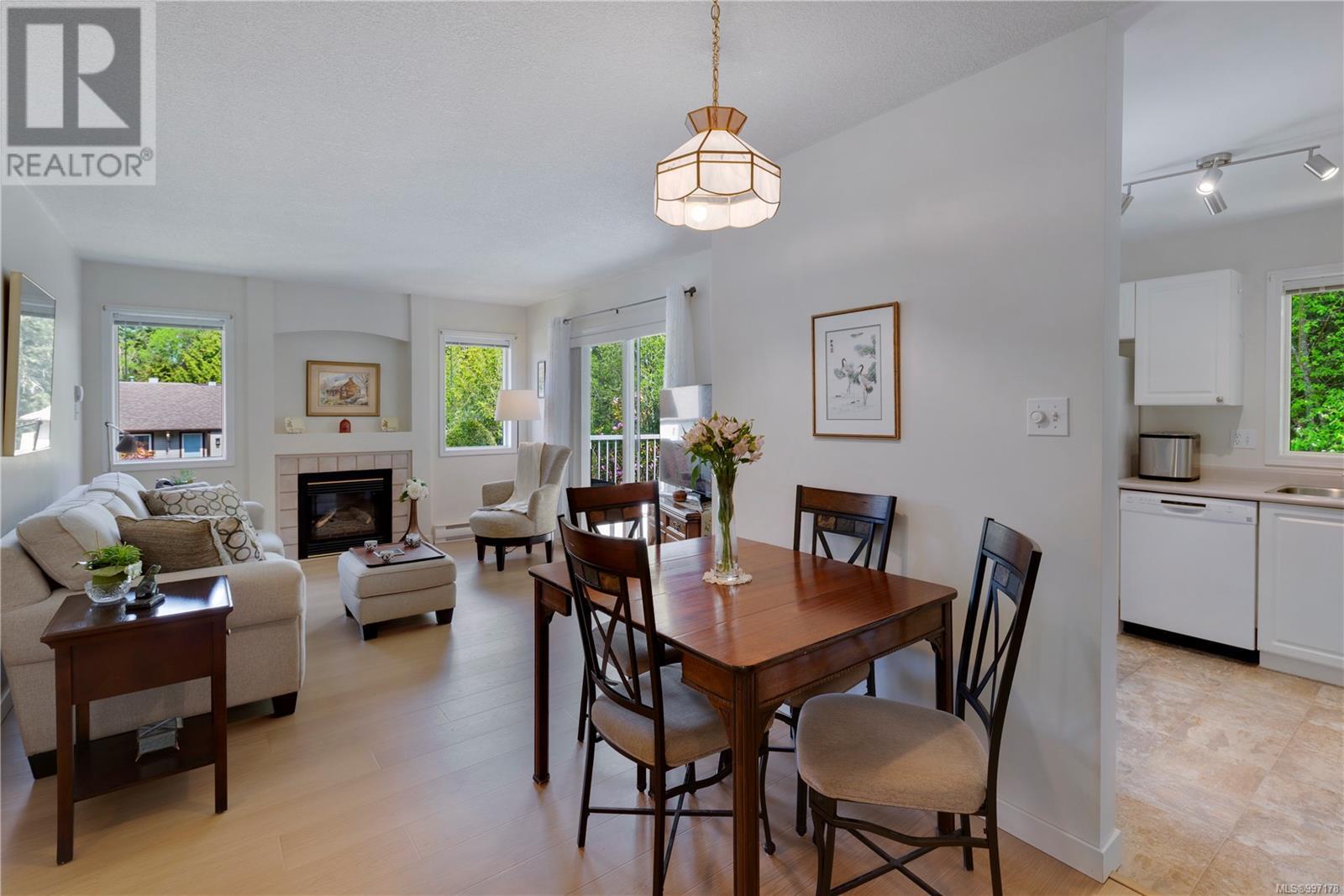 205 440 Schley Pl, Qualicum Beach, British Columbia  V9K 2M5 - Photo 3 - 997178