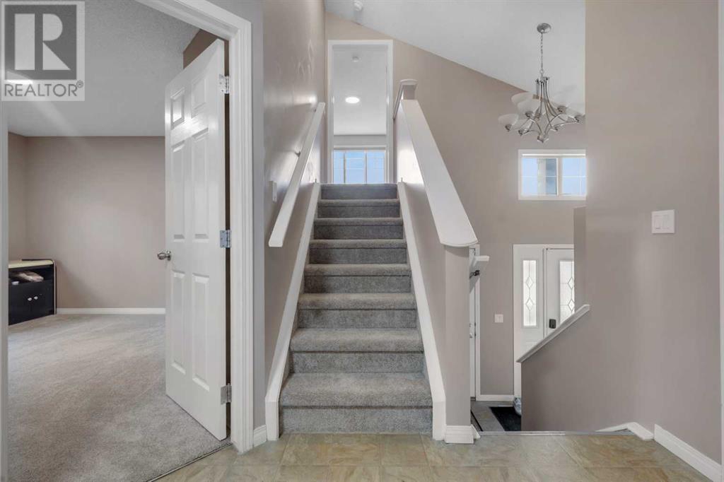 66 Saddlecrest Terrace Ne, Calgary, Alberta  T3J 5L7 - Photo 6 - A2211427