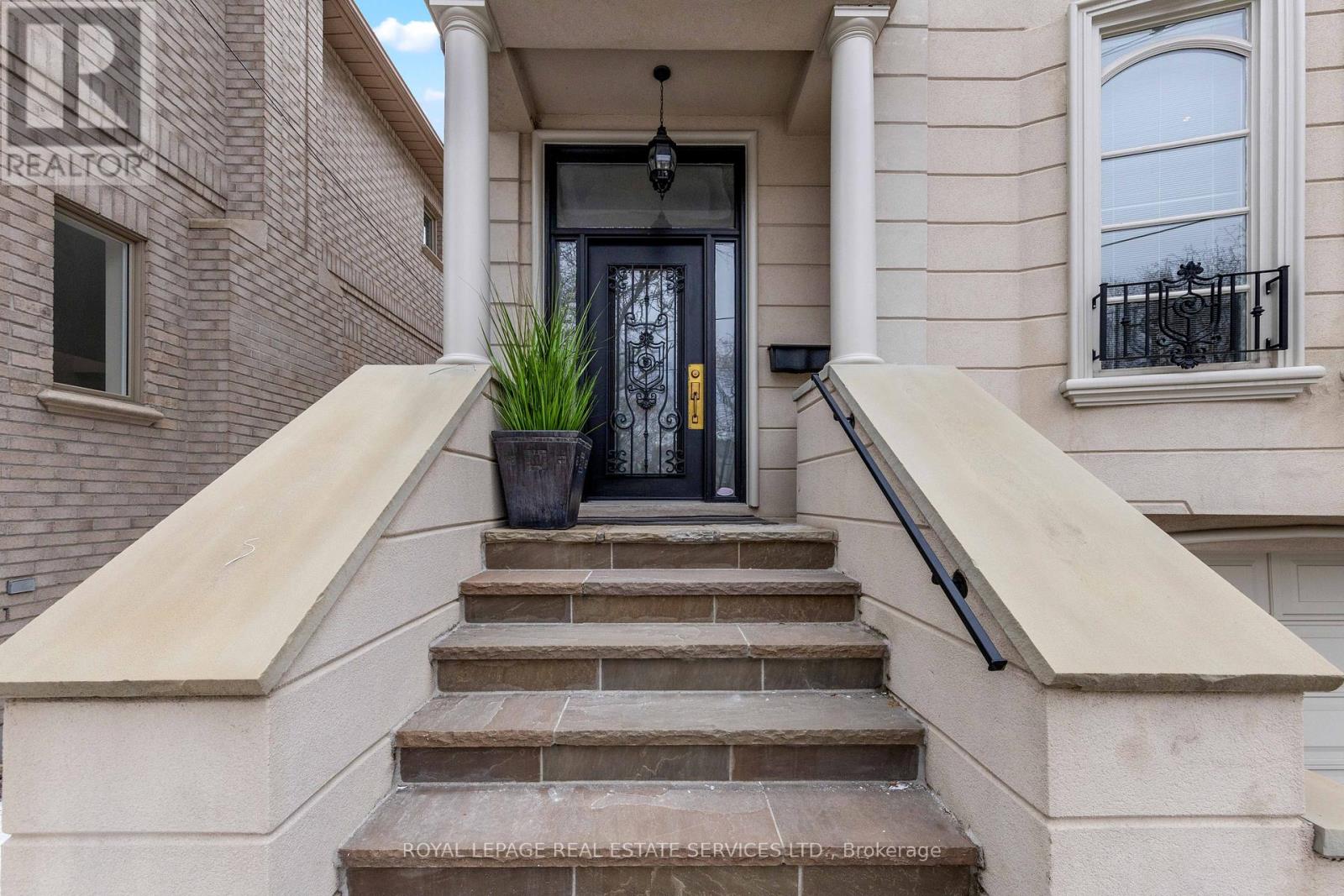Property at 477 OLD ORCHARD GROVE image 3