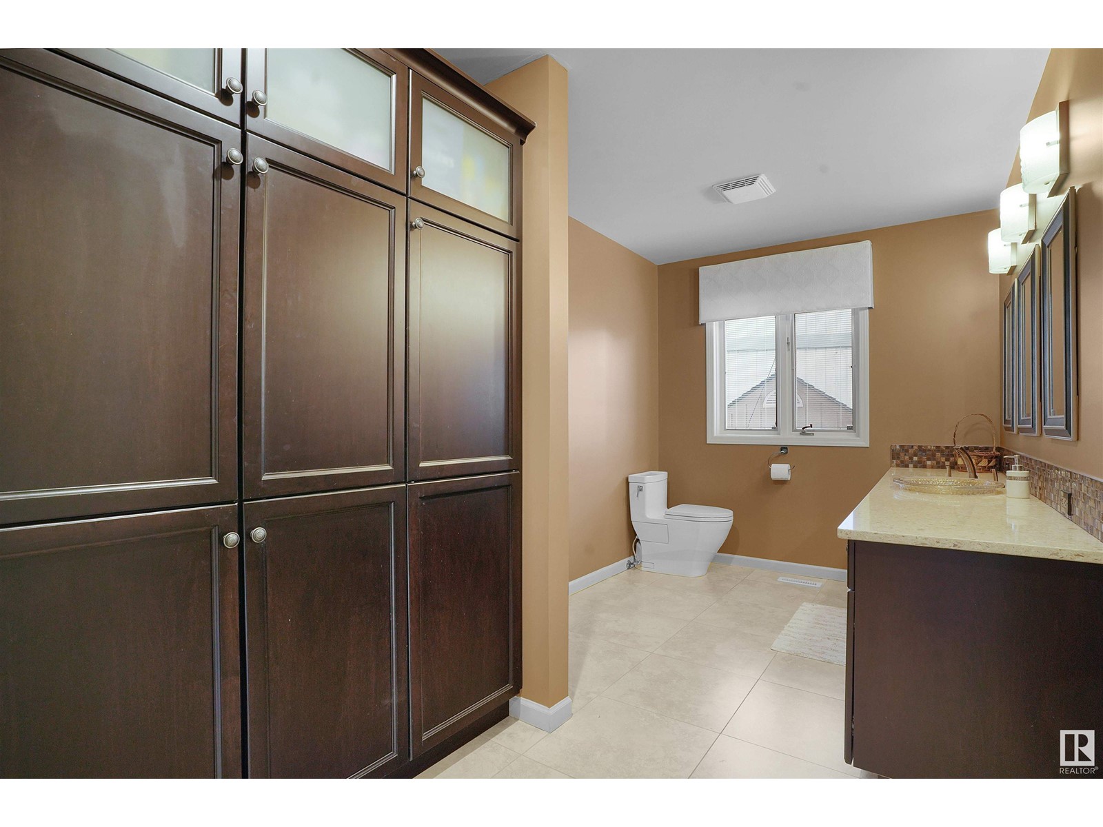 10815 Bearspaw E Nw, Edmonton, Alberta  T6J 5E1 - Photo 33 - E4433906