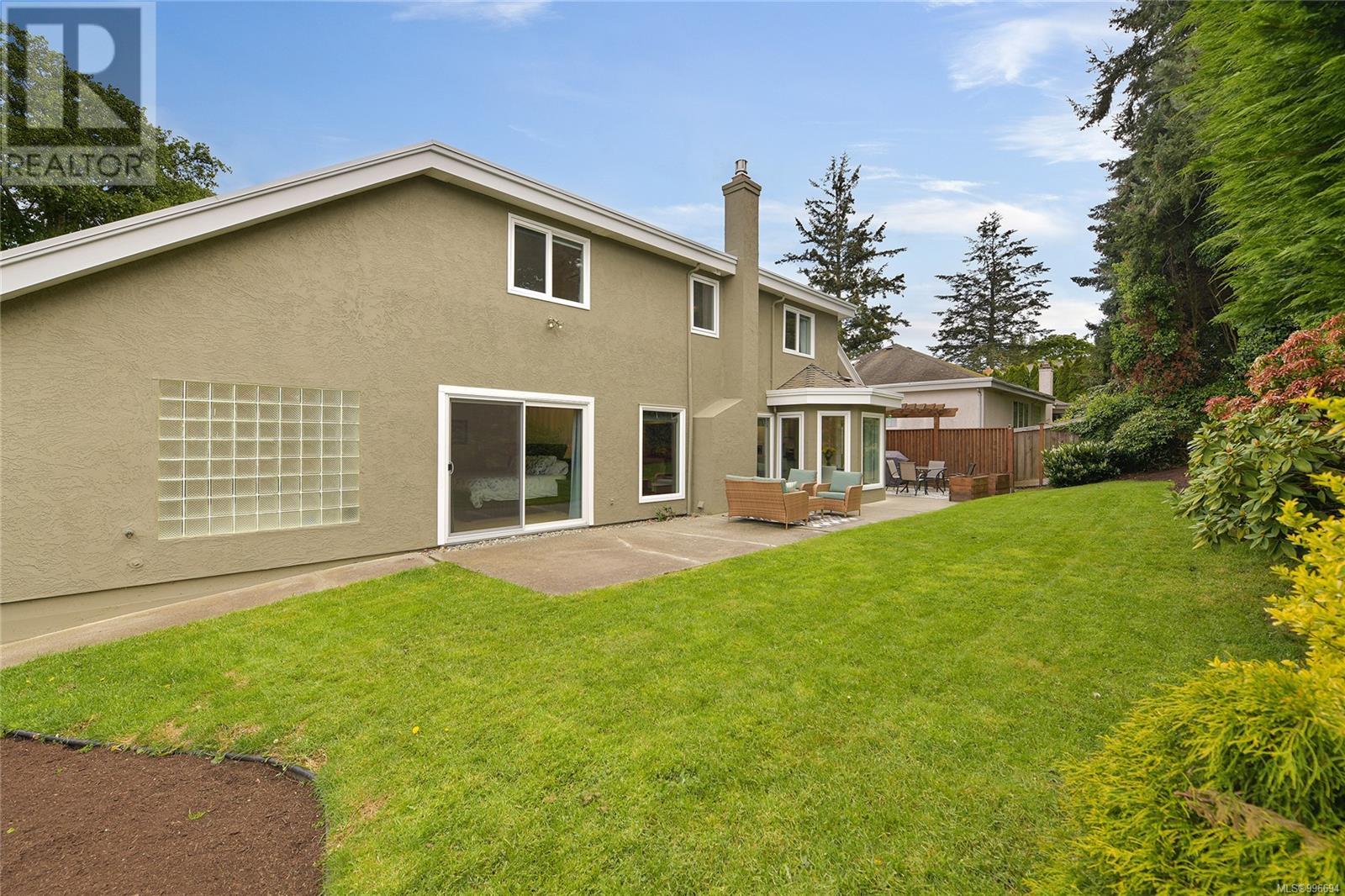 2299 Greenlands Rd, Saanich, British Columbia  V8N 5B9 - Photo 42 - 996694
