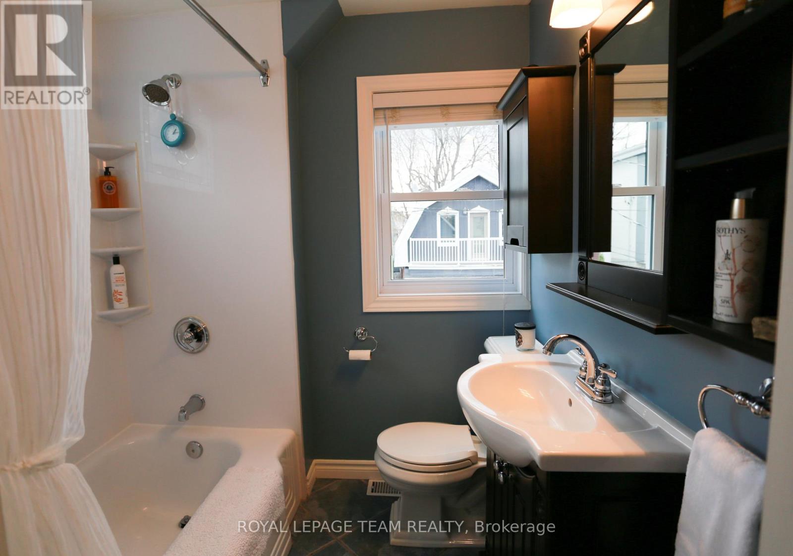 16 Gwynne Avenue, Ottawa, Ontario  K1Y 1W9 - Photo 21 - X12118593