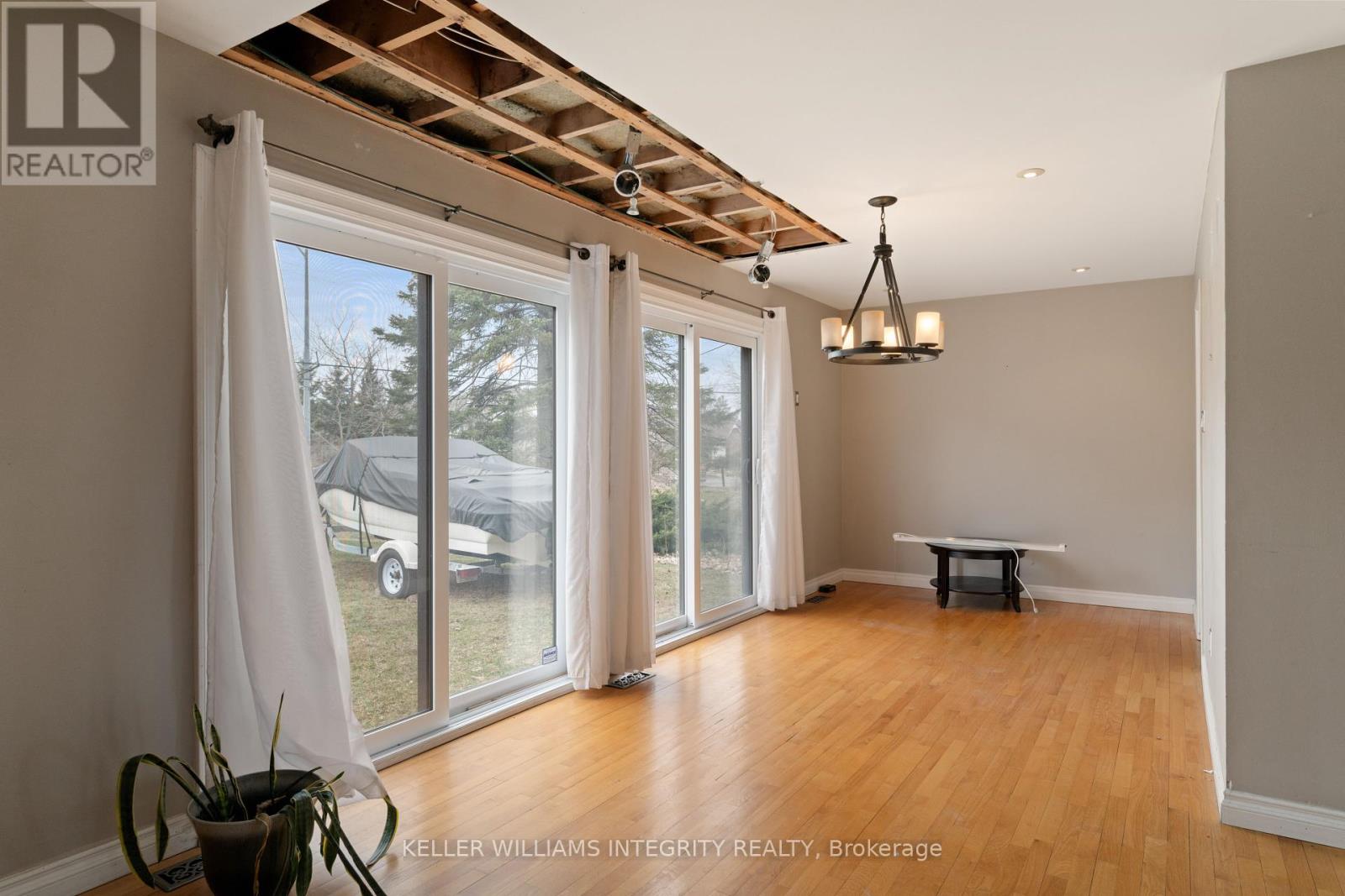 2061 Prince Of Wales Drive S, Ottawa, Ontario  K2E 7A4 - Photo 15 - X12118600