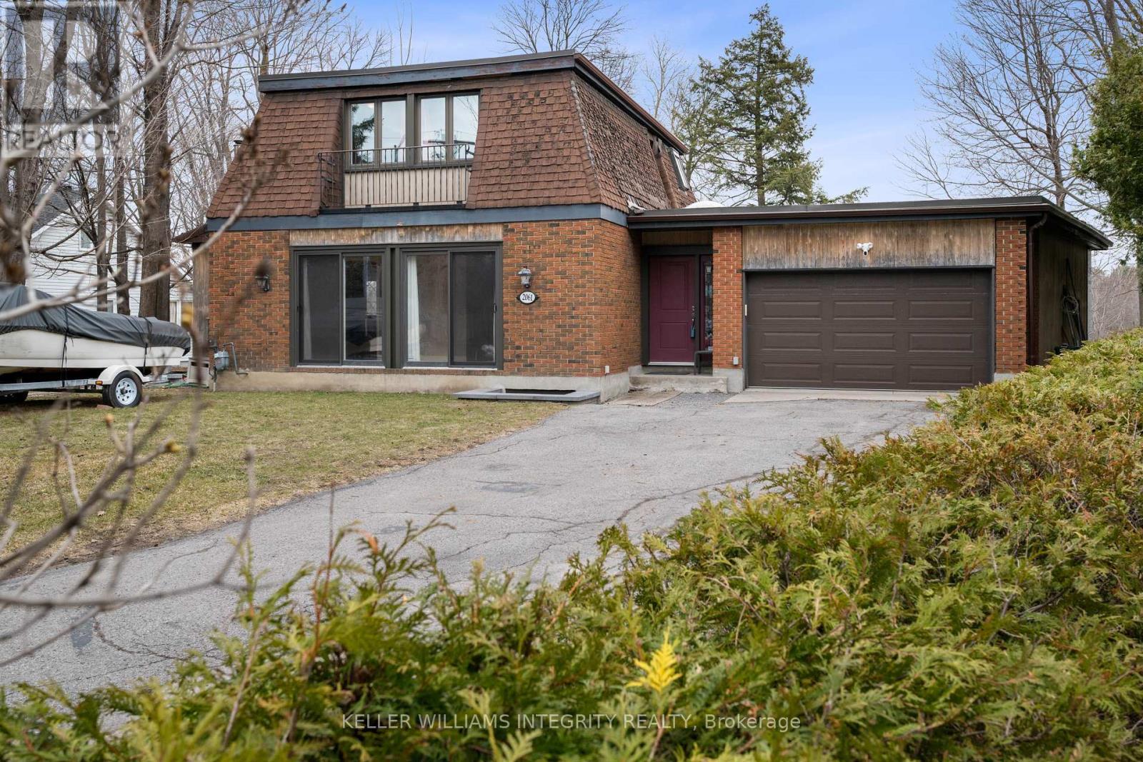 2061 Prince Of Wales Drive S, Ottawa, Ontario  K2E 7A4 - Photo 2 - X12118600