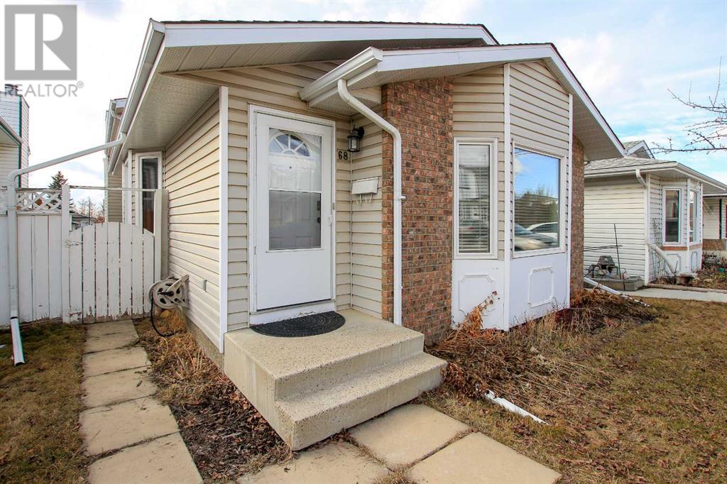68 Elliot Crescent, Red Deer, Alberta  T4R 2J6 - Photo 2 - A2216334