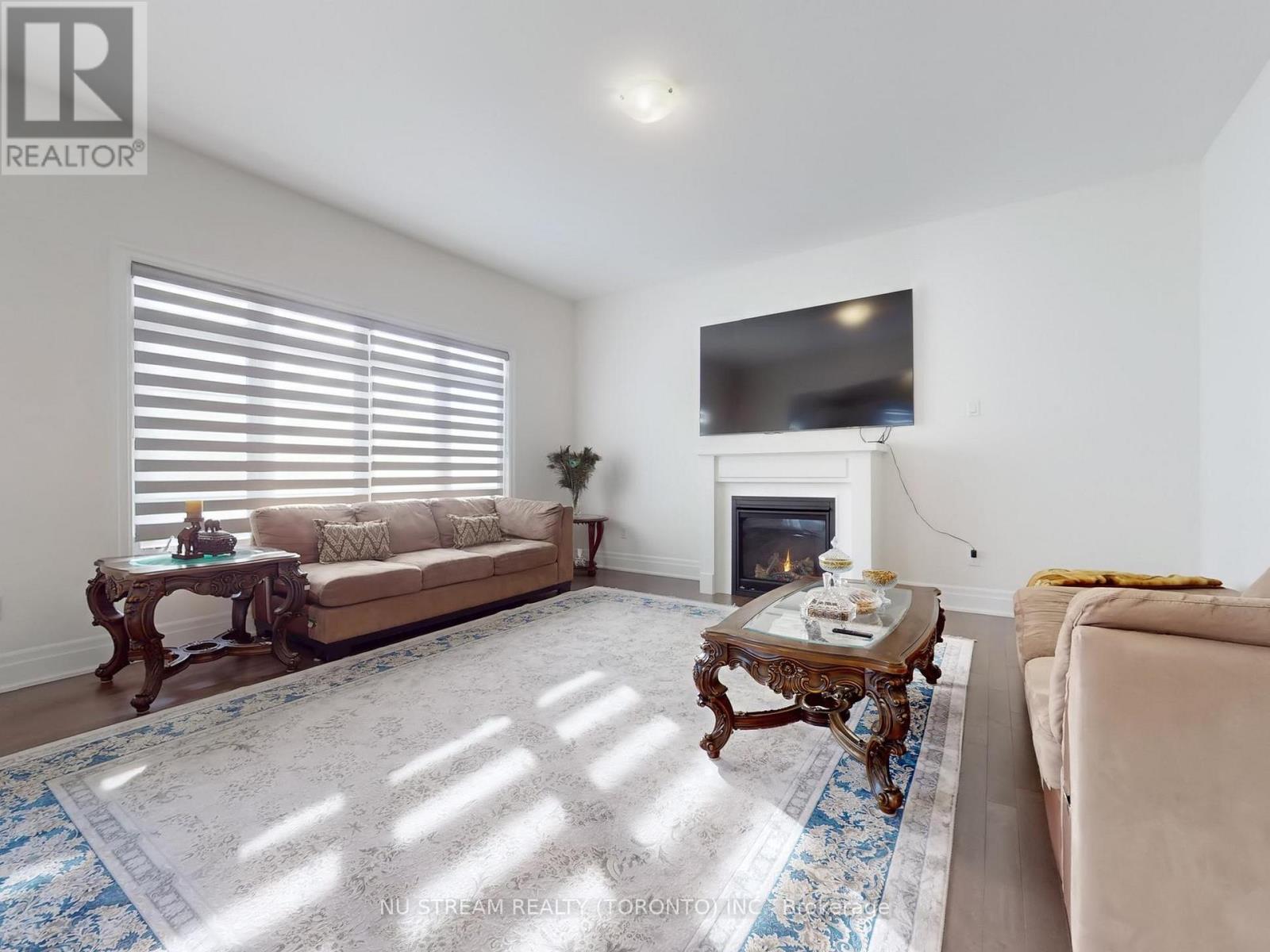 2 Pietrowski Drive, Georgina, Ontario  L4P 0J7 - Photo 12 - N12118602
