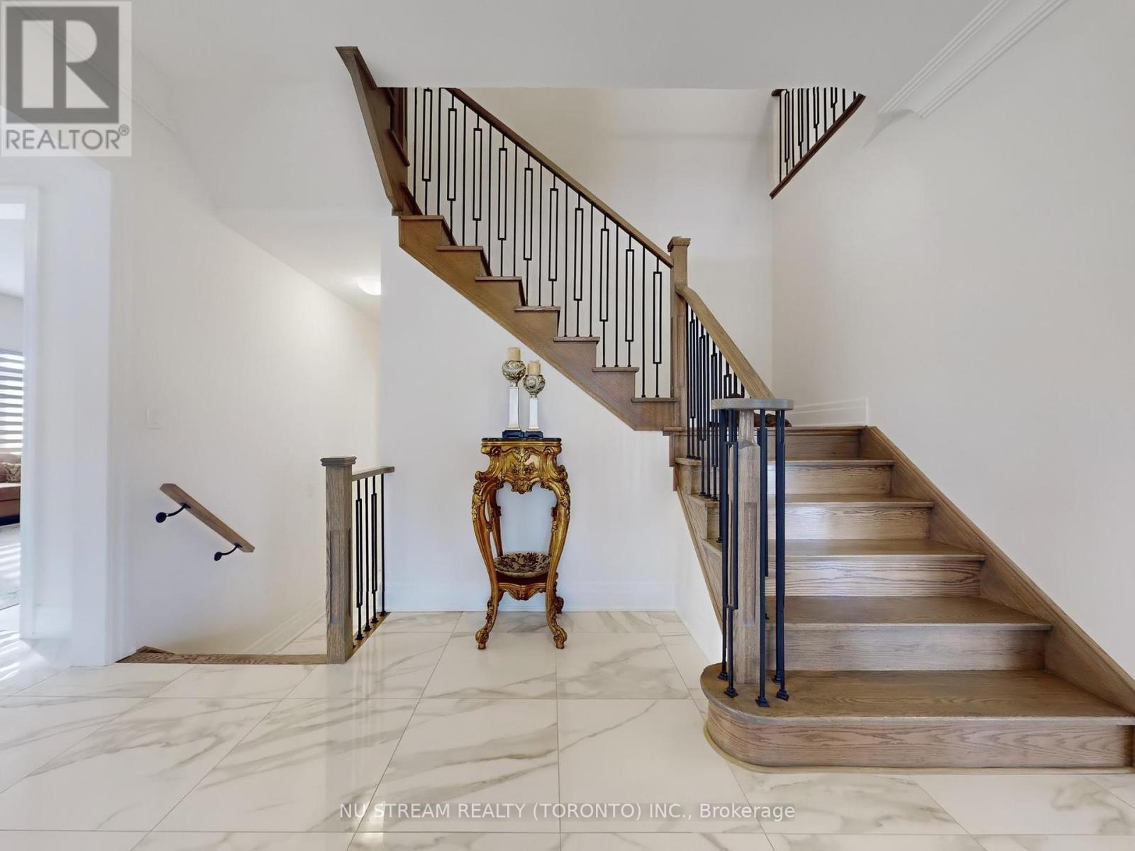 2 Pietrowski Drive, Georgina, Ontario  L4P 0J7 - Photo 20 - N12118602