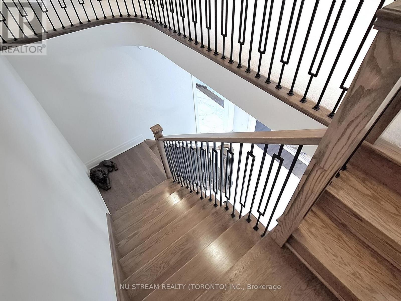 2 Pietrowski Drive, Georgina, Ontario  L4P 0J7 - Photo 21 - N12118602