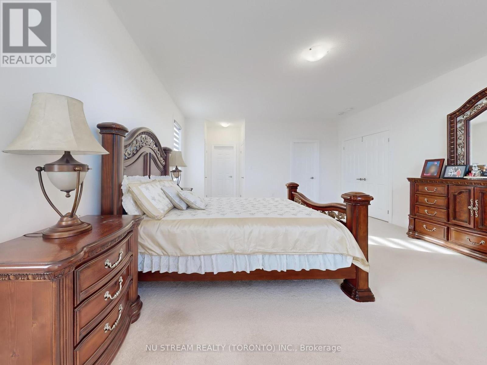 2 Pietrowski Drive, Georgina, Ontario  L4P 0J7 - Photo 25 - N12118602