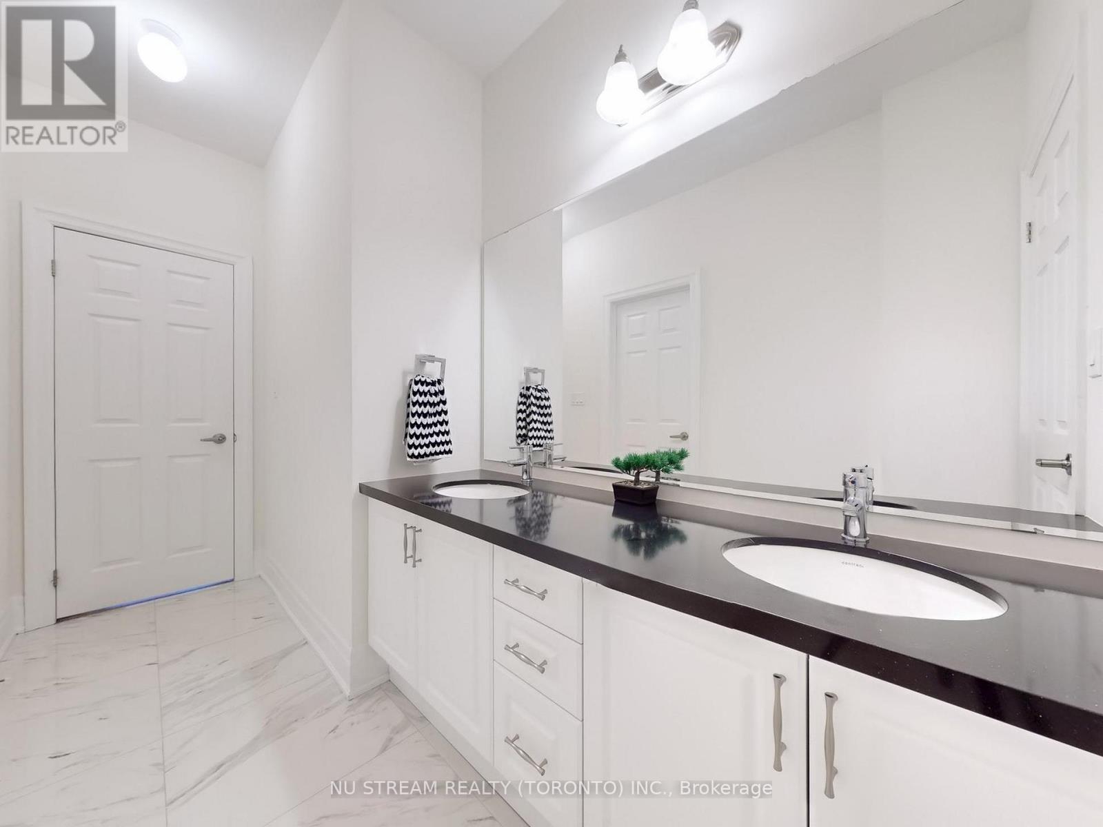 2 Pietrowski Drive, Georgina, Ontario  L4P 0J7 - Photo 32 - N12118602