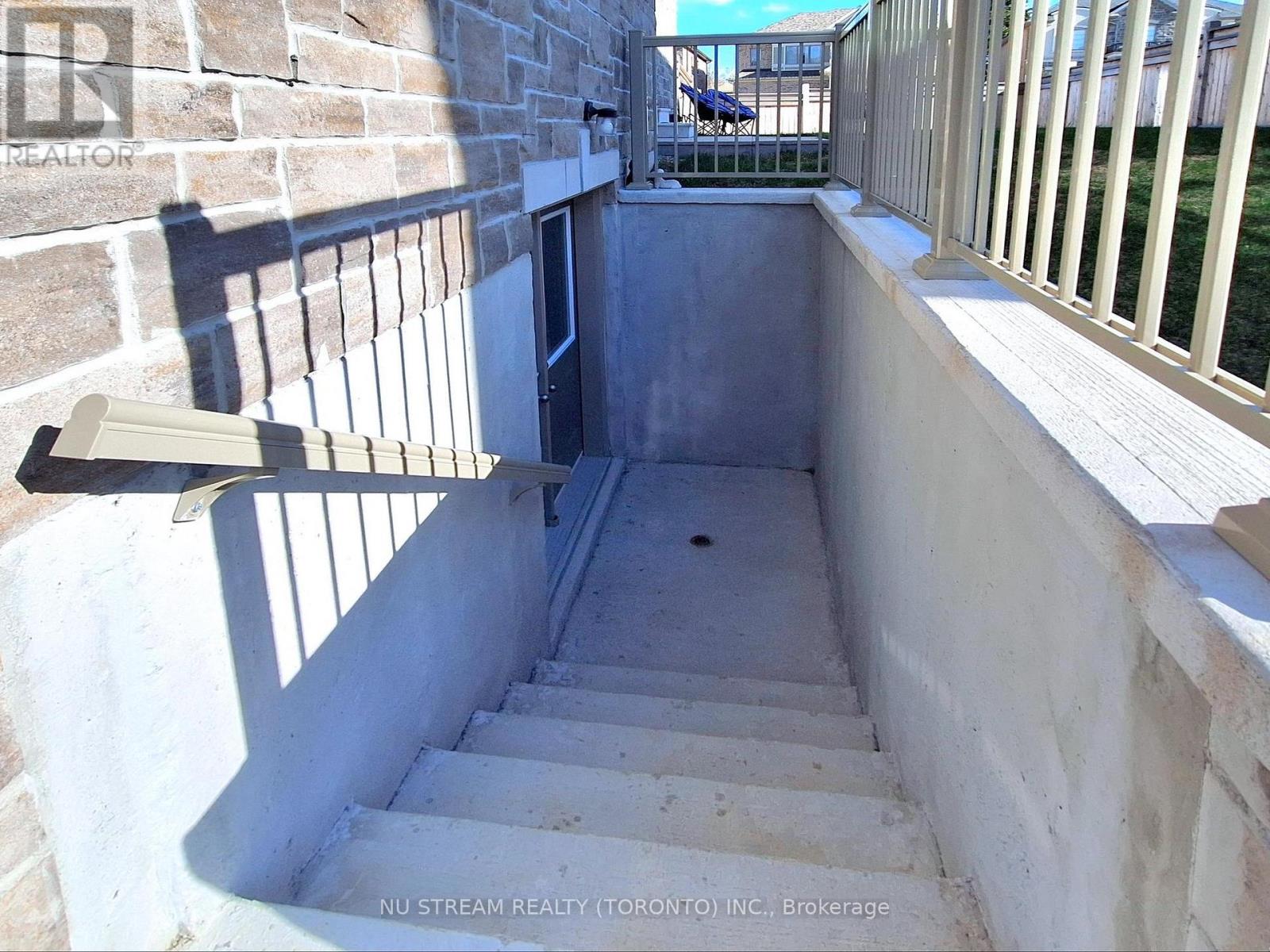 2 Pietrowski Drive, Georgina, Ontario  L4P 0J7 - Photo 43 - N12118602