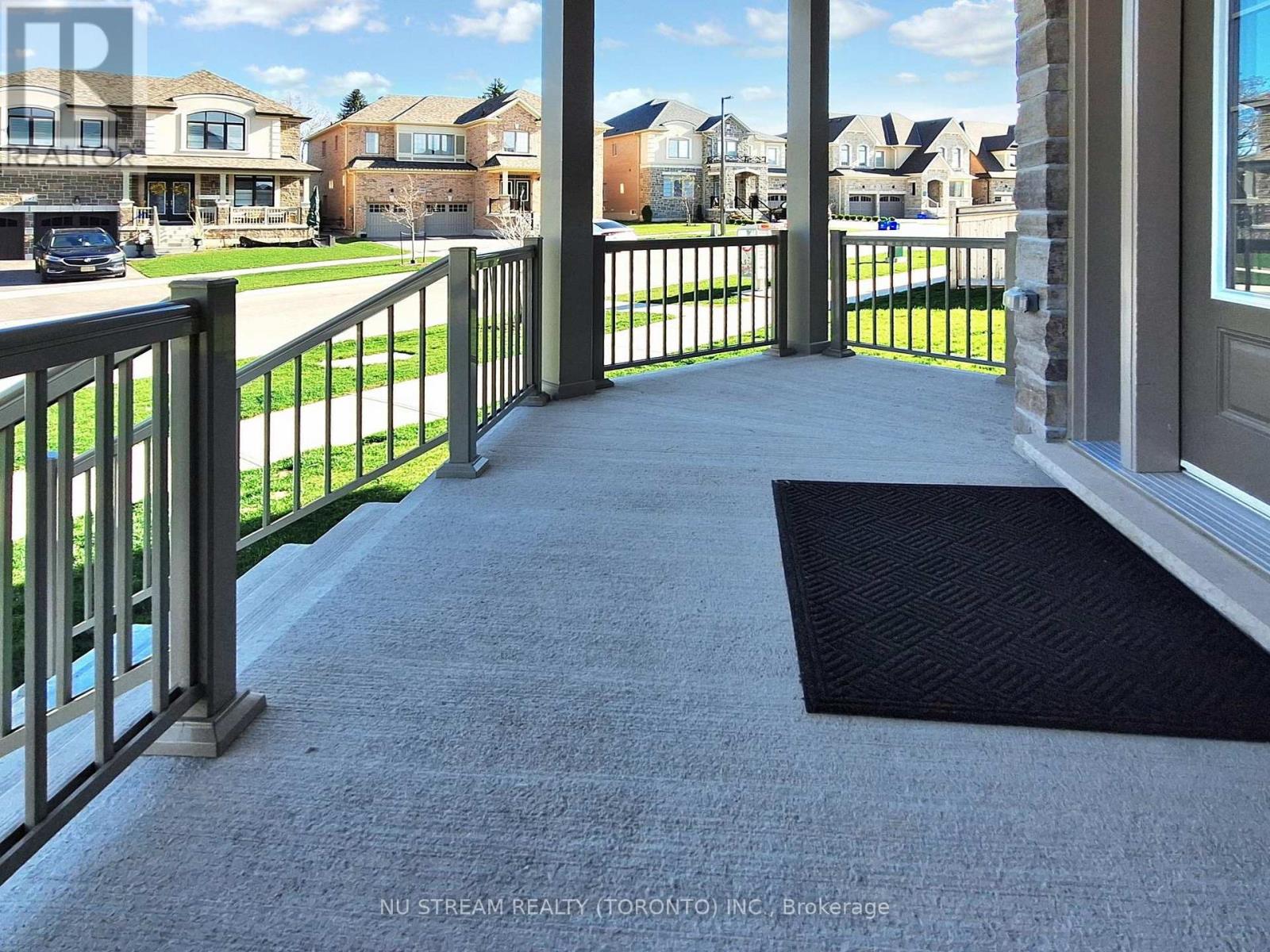 2 Pietrowski Drive, Georgina, Ontario  L4P 0J7 - Photo 5 - N12118602