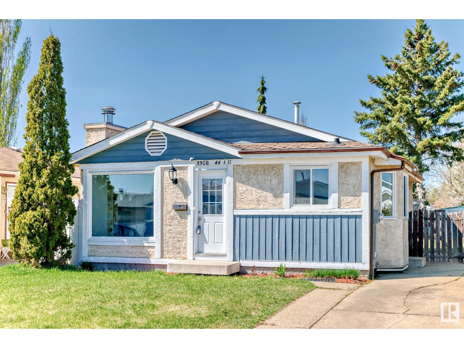 Property at 3308 44A ST NW image 1