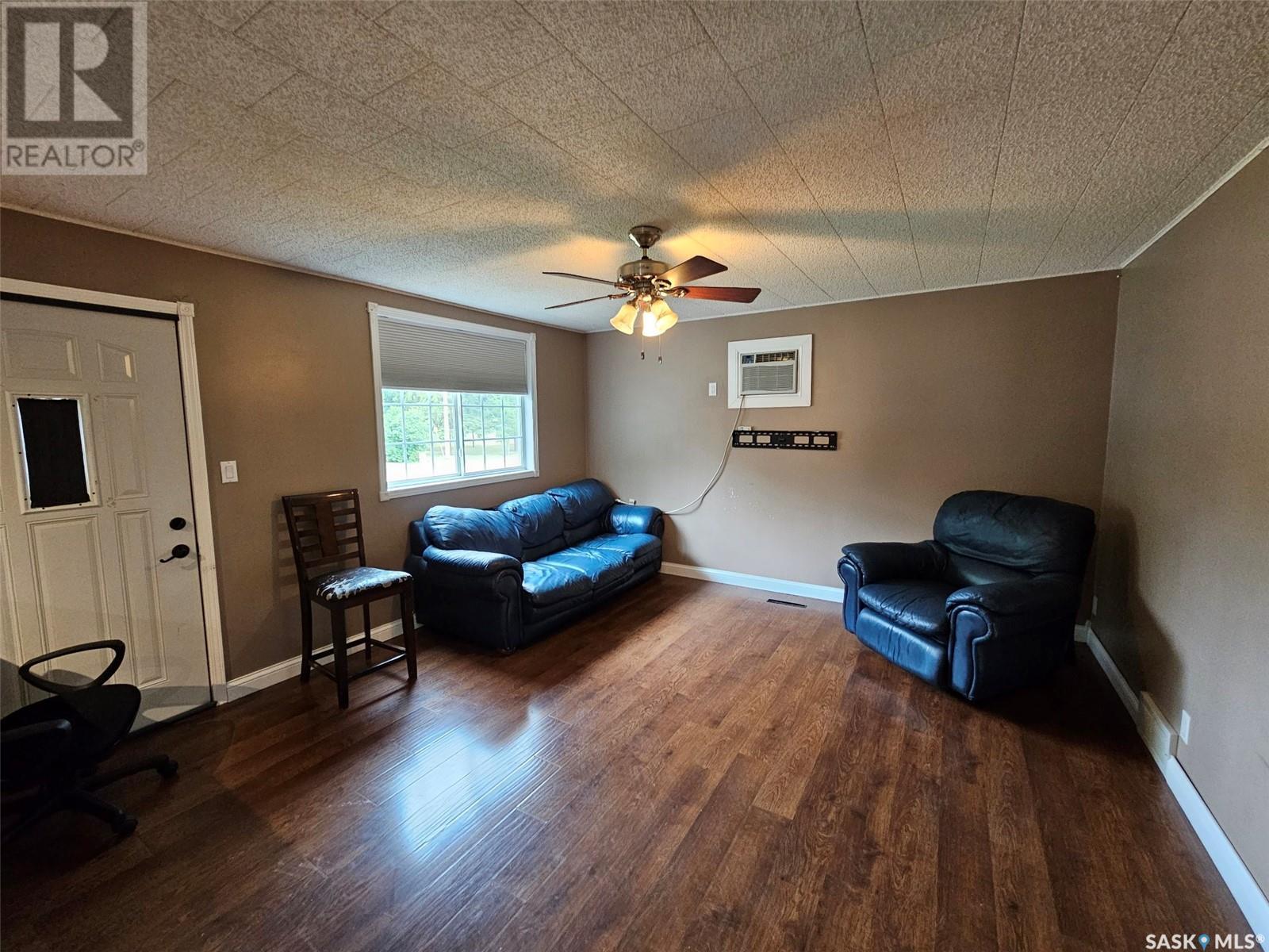 308 4th Street, Carlyle, Saskatchewan  S0C 0R0 - Photo 5 - SK004414