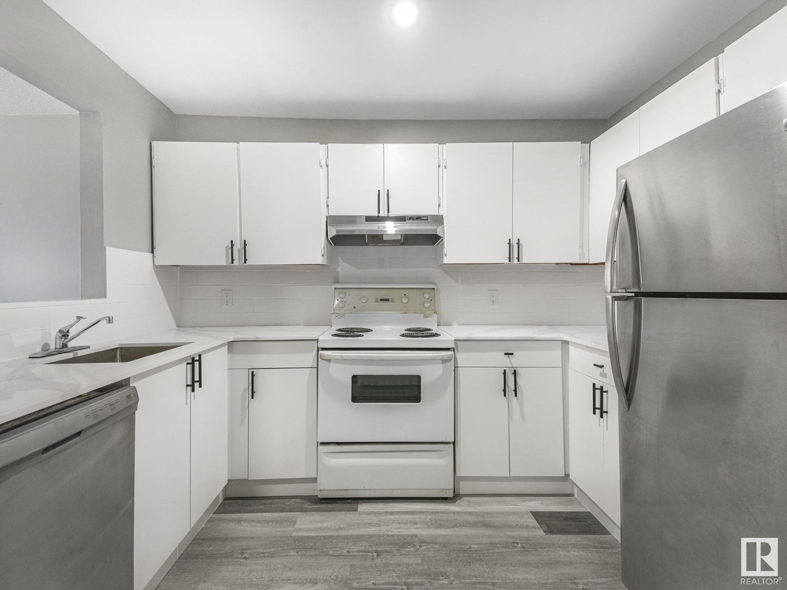 Property at #102 14908 26 ST NW image 5
