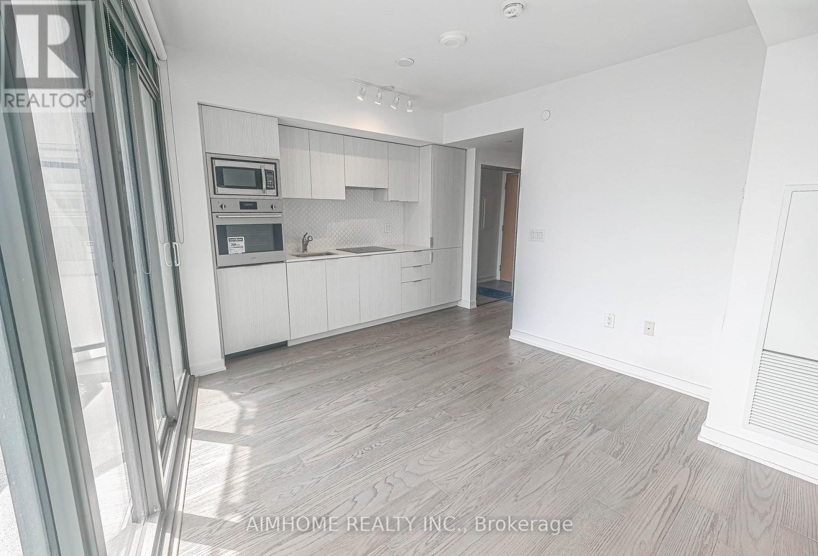 1612 - 11 Wellesley Street W, Toronto, Ontario  M4Y 0G4 - Photo 10 - C12118610