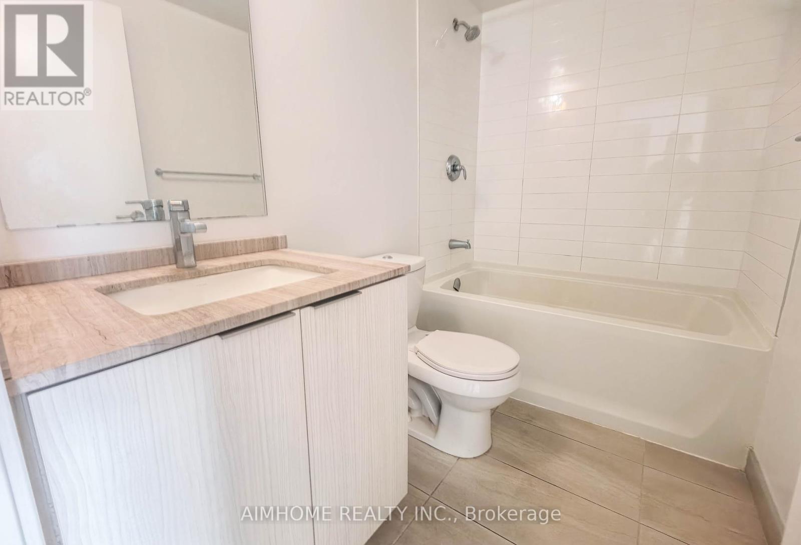 1612 - 11 Wellesley Street W, Toronto, Ontario  M4Y 0G4 - Photo 12 - C12118610