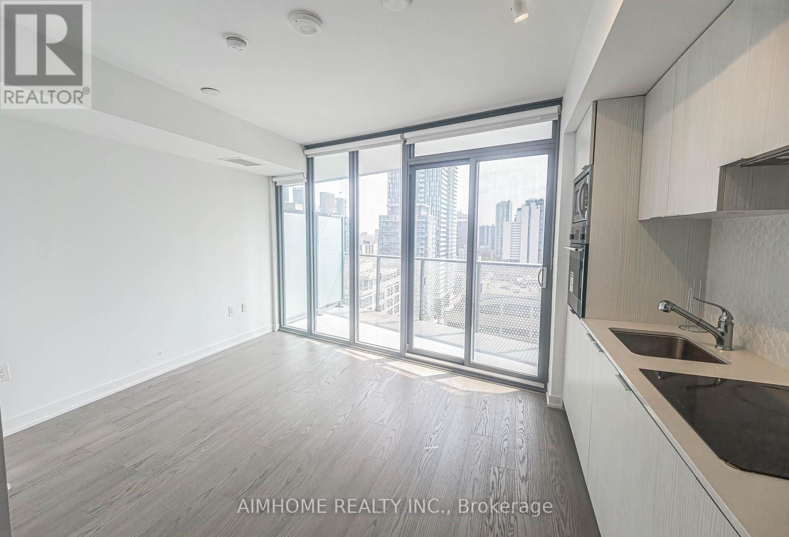 1612 - 11 Wellesley Street W, Toronto, Ontario  M4Y 0G4 - Photo 13 - C12118610