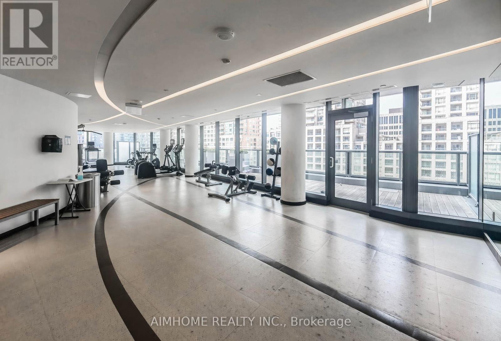 1612 - 11 Wellesley Street W, Toronto, Ontario  M4Y 0G4 - Photo 6 - C12118610